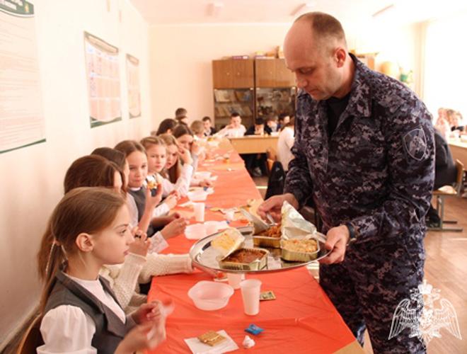 Ульяновские школьники пообедали в “полевых условиях”