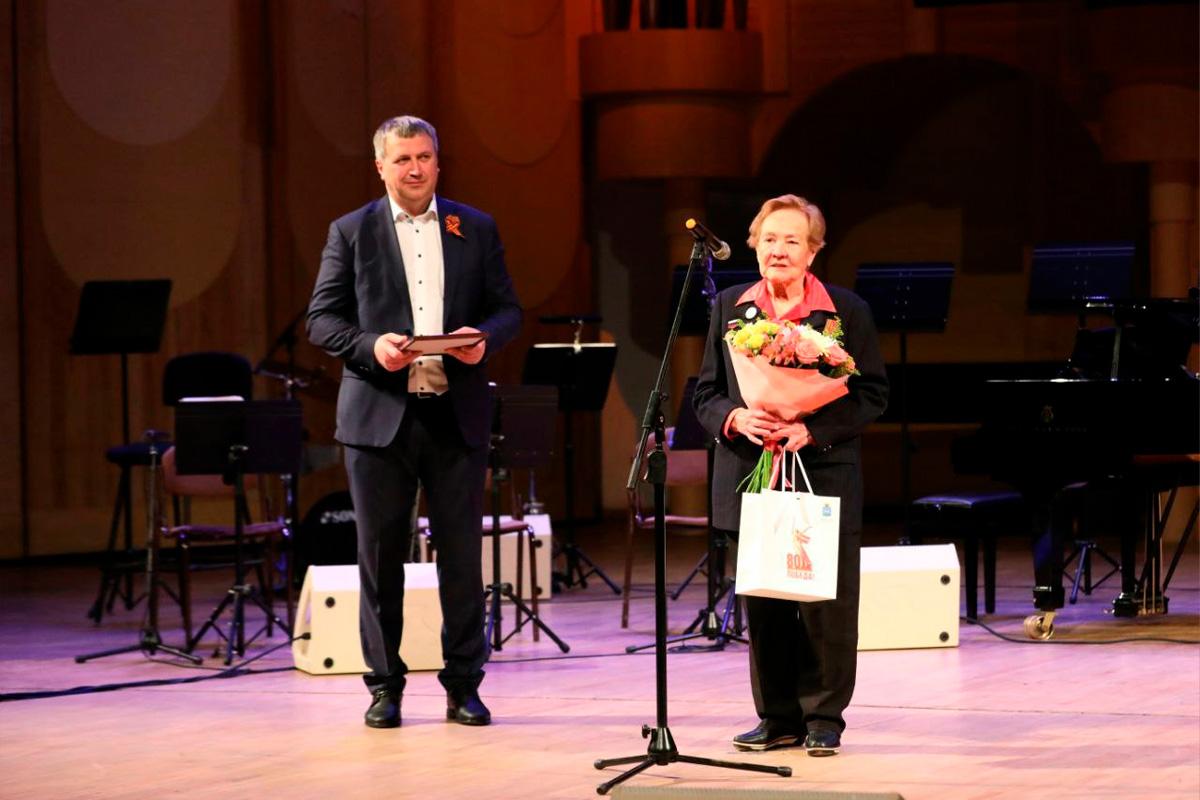 Глава Самары Иван Носков поздравил и наградил ветеранов Великой Отечественной войны, тружеников тыла и участников СВО