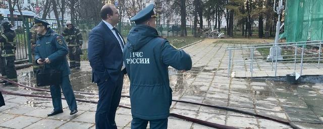 Денис Спирин оперативно прибыл в школу № 7, где произошел пожар