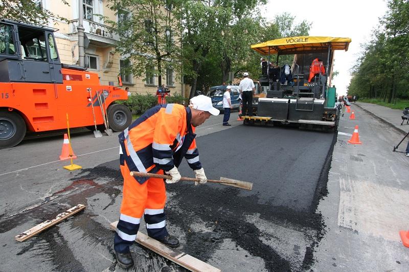 В Брянске на улице Фокина закончили ремонт проезжей части