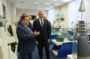 Губернатор Андрей Травников поручил усилить подготовку кадров редких профессий в регионе