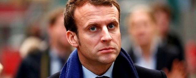 СМИ: Рейтинг президента Франции Макрона за месяц упал на 10%