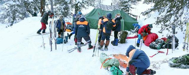 Во время похода на лыжах на границе Хакасии погибла туристка