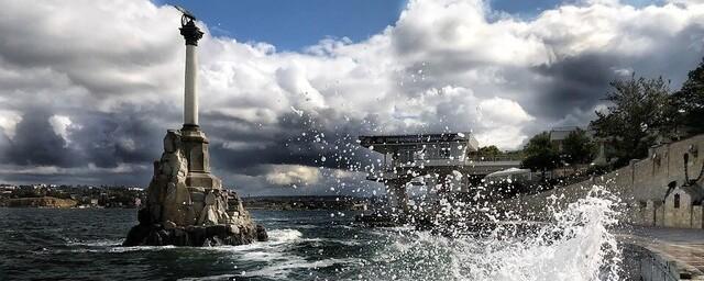 Губернатор Севастополя Развожаев: Черноморский флот отражает атаку надводных дронов