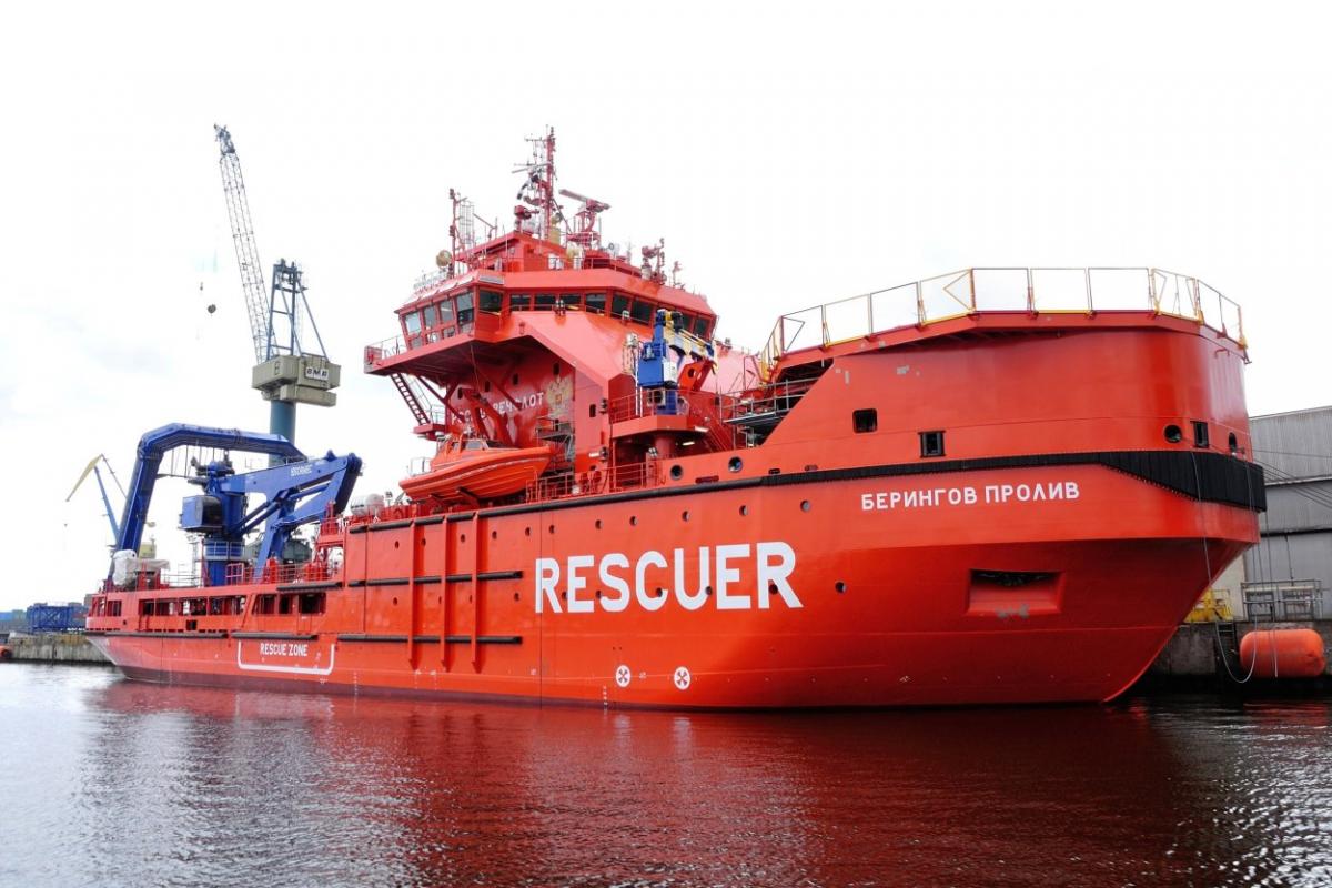 Спасательное судно «Берингов пролив» не пробилось к застрявшему в Охотском море танкеру «Остров Сахалин»