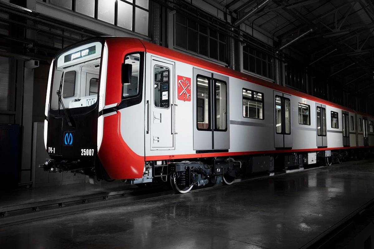 Современный состав начал работу на Кировско-Выборгской линии петербургского метро