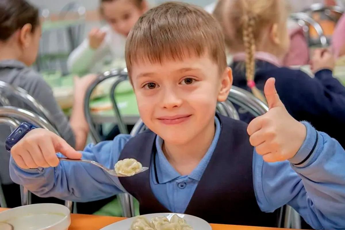 Решена судьба пельменей в школьных столовых Подмосковья