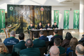 Глава Хакасии Валентин Коновалов принял участие в совещании по развитию лесного хозяйства в СФО под председательством замруководителя Рослесхоза Михаила Козлова