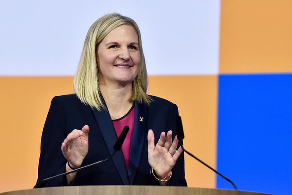 «Выгнали их задолго до Трампа»: глава МОК заявила о независимом решении по запрету трансгендеров в женском спорте