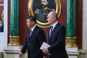 Китай следует стратегии Путина: обмен американских гособлигаций на золото России