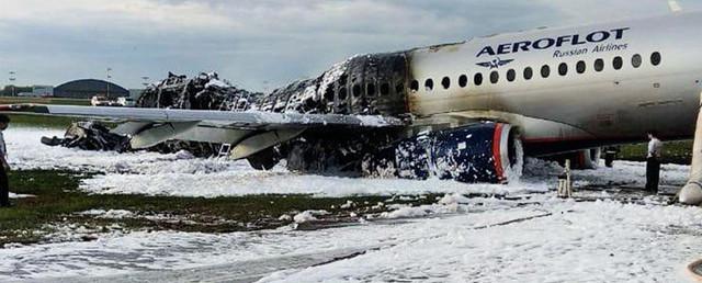 Следователи назвали основные версии аварии самолета в Шереметьево