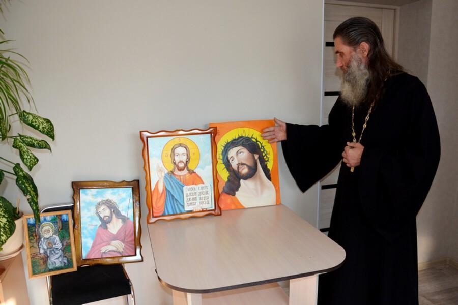 Лучшие иконы курганских заключенных отправятся на всероссийский конкурс