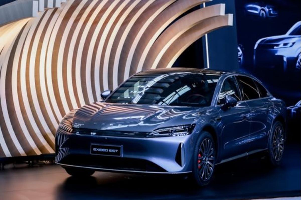 Exceed показал свой новый флагманский седан