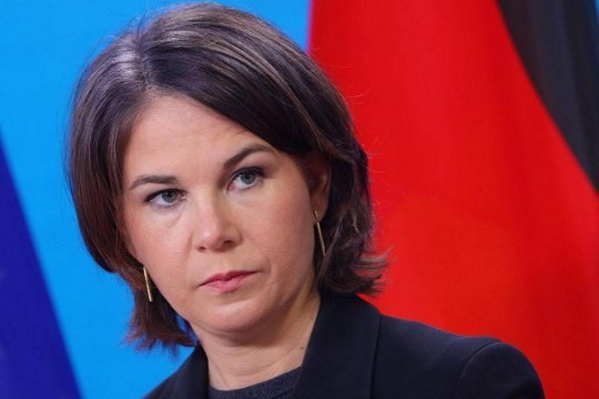 Глава МИД Германии Бербок заявила о важности проявления решительной позиции относительно Украины