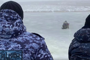 В Ростовской области случайный прохожий и полицейские спасли 12-летнюю девочку, провалившуюся под лед