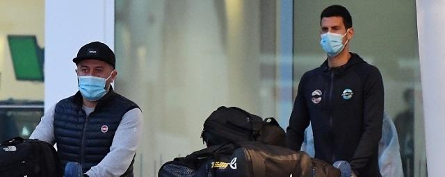 Власти Австралии отложили депортацию Новака Джоковича после аннулирования визы