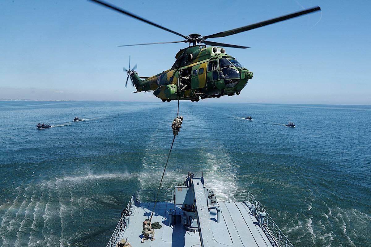 НАТО планирует увеличить численность контингента на авиабазе в Румынии