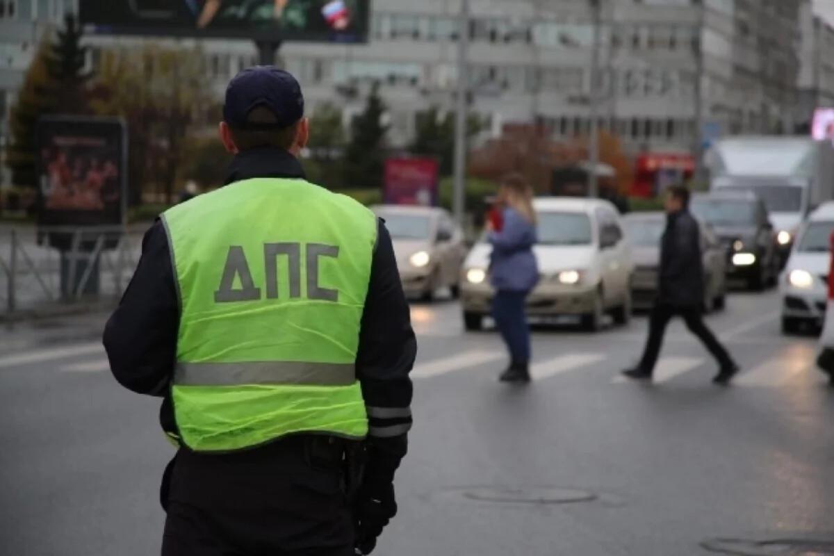 ГИБДД и МФЦ Новосибирской области запустили сервис для быстрой замены водительских прав