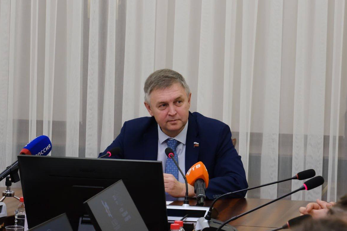 Спикер Заксобрания Кировской области Роман Береснев оценил федеральный законопроект о платном образовании в вузах