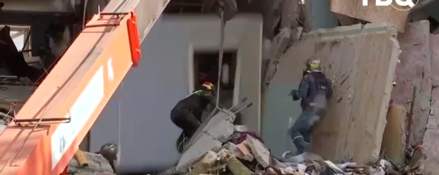 При падении стены дома в Балашихе на развалах погибли двое спасателей