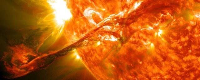 Ученый рассказал об опасных для здоровья вспышках на Солнце