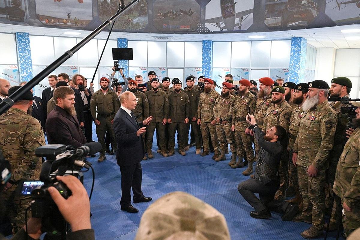 600 подростков пройдут спецподготовку в университете спецназа в Чечне