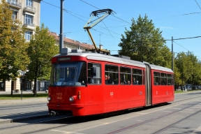 В Новосибирске раскрыли, сколько потратят на уборку остановок трамваев