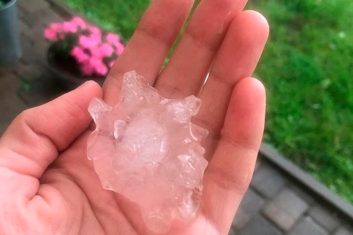 Крупный град обрушился на станицу Ставропольскую в Краснодарском крае