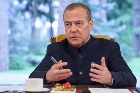 «С мозгами проблемы»: Медведев жестко оценил молодежь с «искривленными мозгами» и объяснил, откуда они берутся