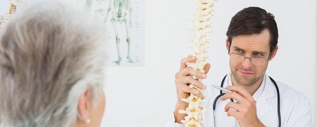 Россиян старше 50 лет предупредили о серьезной опасности остеопороза
