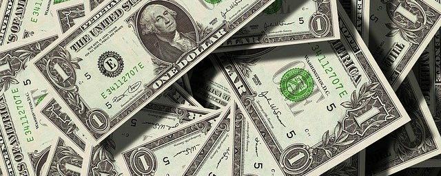 Сбербанк повысил прогноз курса доллара на шесть рублей