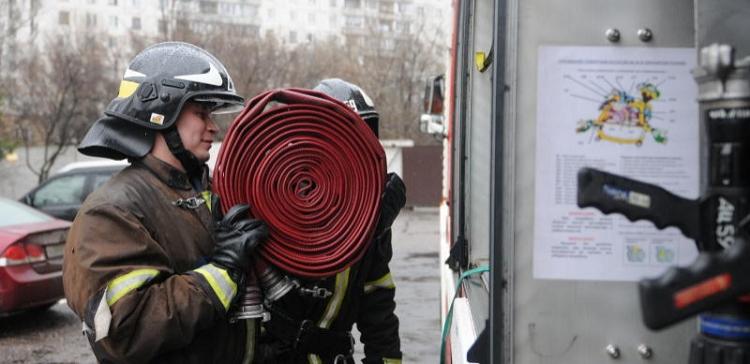 В Москве из горящего дома спасли шестерых человек