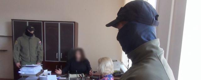 В Великом Новгороде ректор института поймана на взяточничестве