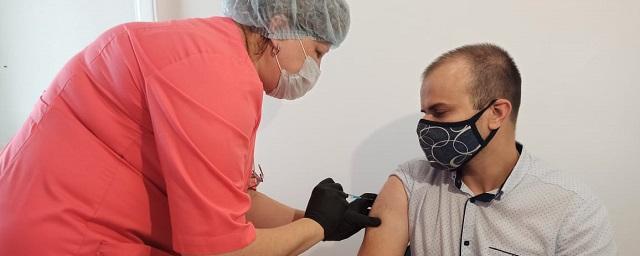 Волжанин стал 400-тысячным жителем Волгоградской области, вакцинированным от коронавируса