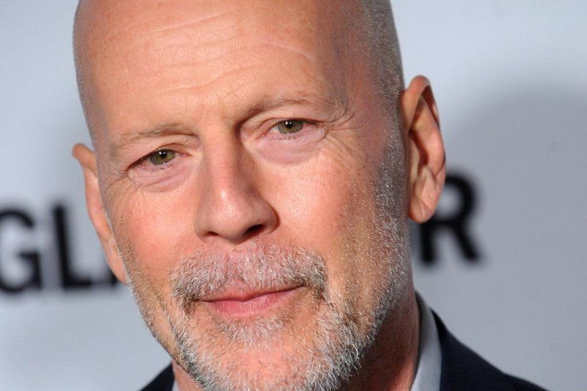 Чуть не застрелил человека и потерял голос. Брюс Уиллис проигрывает сражение с прогрессирующей деменцией