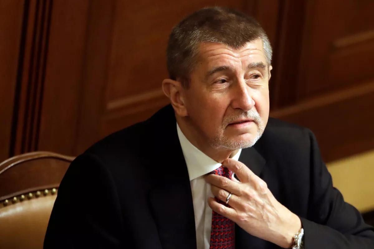 Бывшего премьера Чехии избили на предвыборном митинге