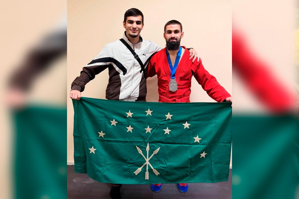 Глава Адыгеи Мурат Кумпилов поздравил уроженца республики Рамазана Цику с завоеванием серебряной медали на Чемпионате Европы по самбо