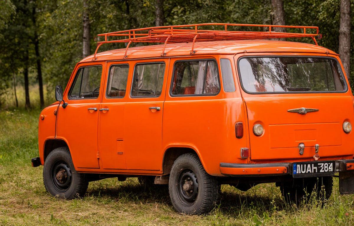 A perfectly-colored 2022 «Loaf» is on sale in Germany.