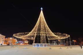 Новогоднее преображение: как менялся главный символ Нового года в Йошкар-Оле за последние два десятилетия?