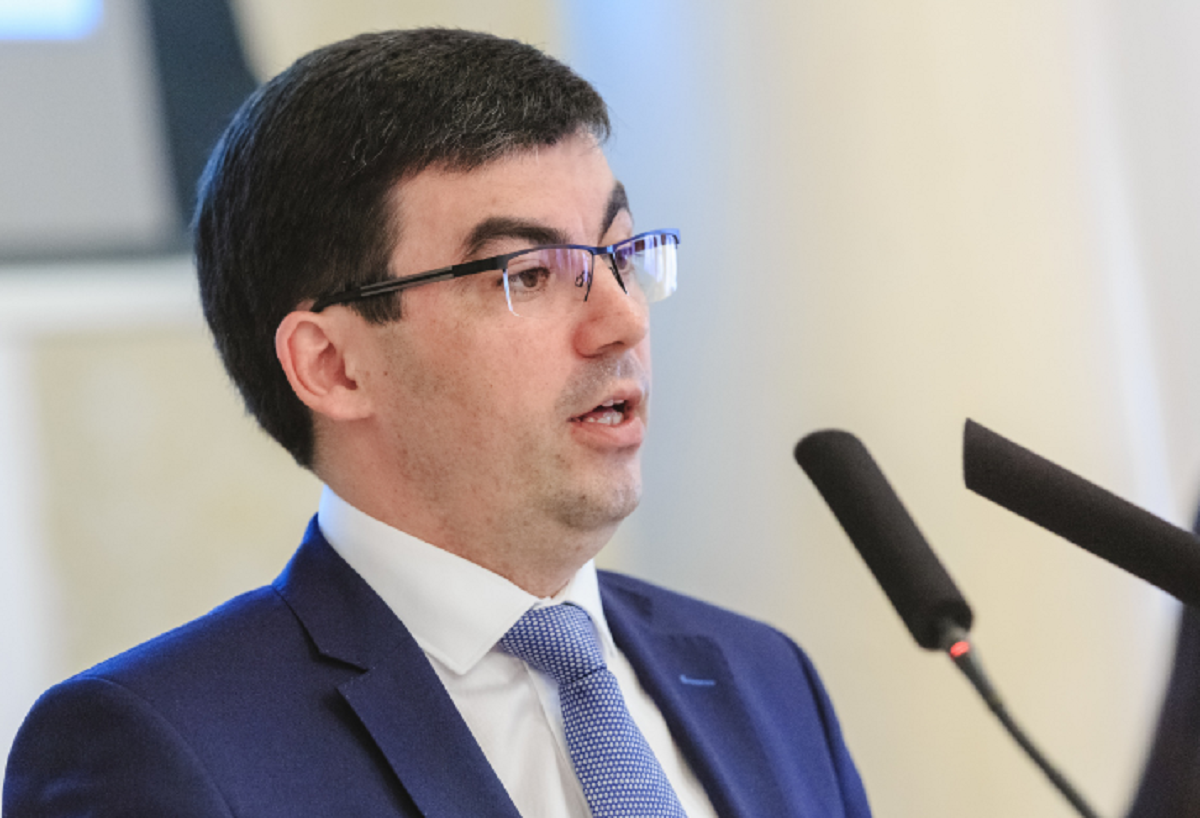 В Казани средняя зарплата на предприятиях составляет более 105 тысяч рублей