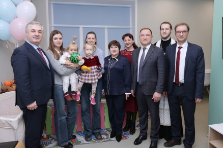 Спикер Заксобрания Ольга Хохлова приняла участие в торжественном открытии комнаты матери и ребенка на базе Педагогического института ВлГУ