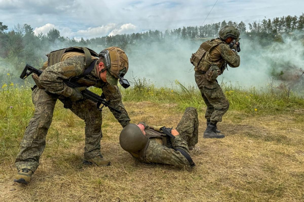 МО РФ: Старший сержант Метельский вывез из зоны боевых действий более сотни раненых бойцов