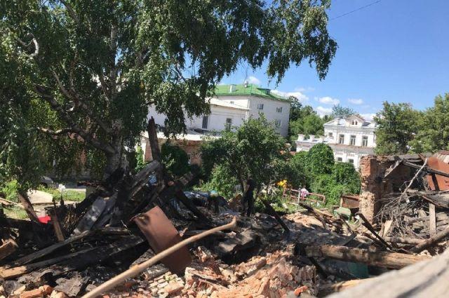 В Ульяновске обрушились ветхие склады Суворовского училища