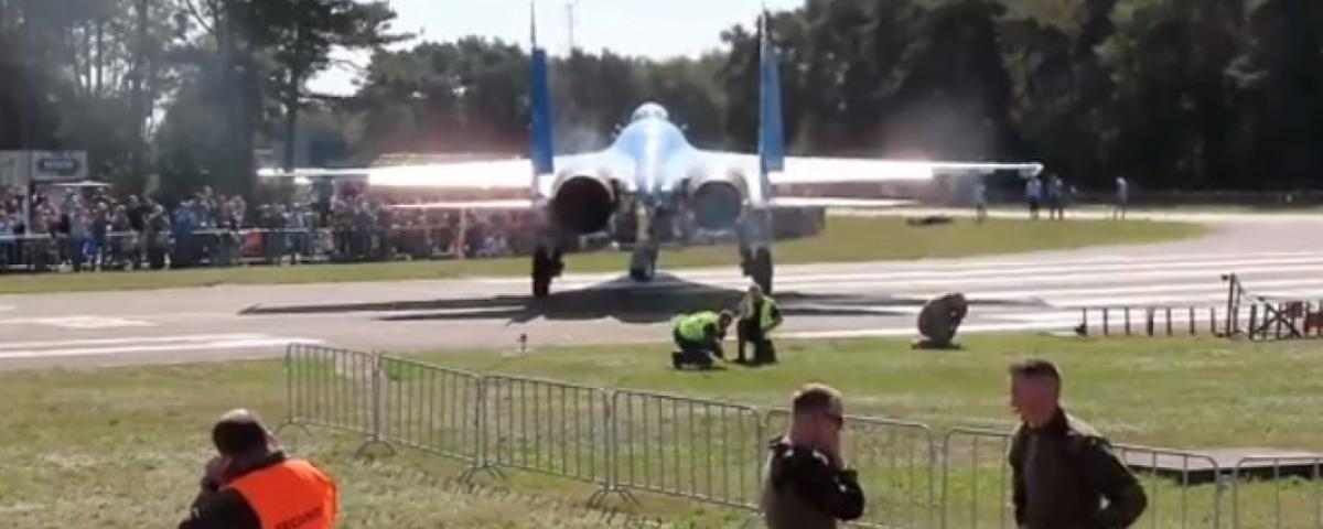 Видео: На авиашоу в Бельгии украинский Су-27 сдул людей