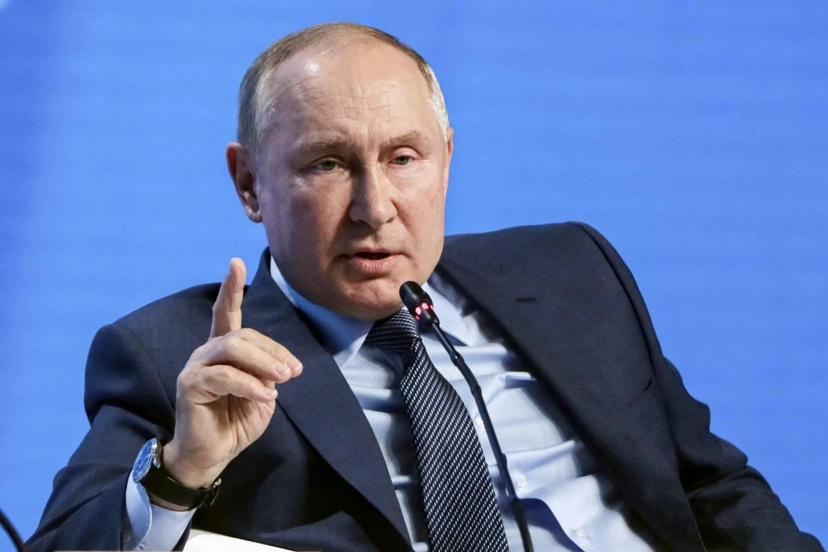 Путин поставил задачу эффективно расходовать средства на ВС РФ