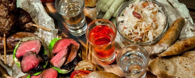 Психолог Долгов: Употребление алкоголя может усилить аппетит