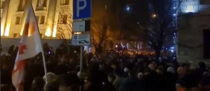 В Грузии на акции протеста задержали 66 митингующих