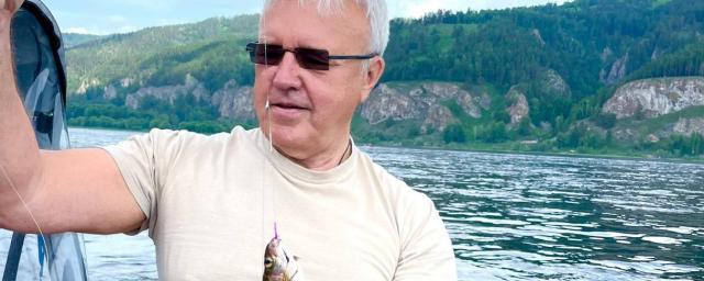Губернатор Красноярского края Александр Усс выходные провел на рыбалке