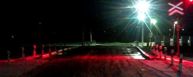 При столкновении снегоуборочного поезда и легкового авто на Алтае погибли три ребенка