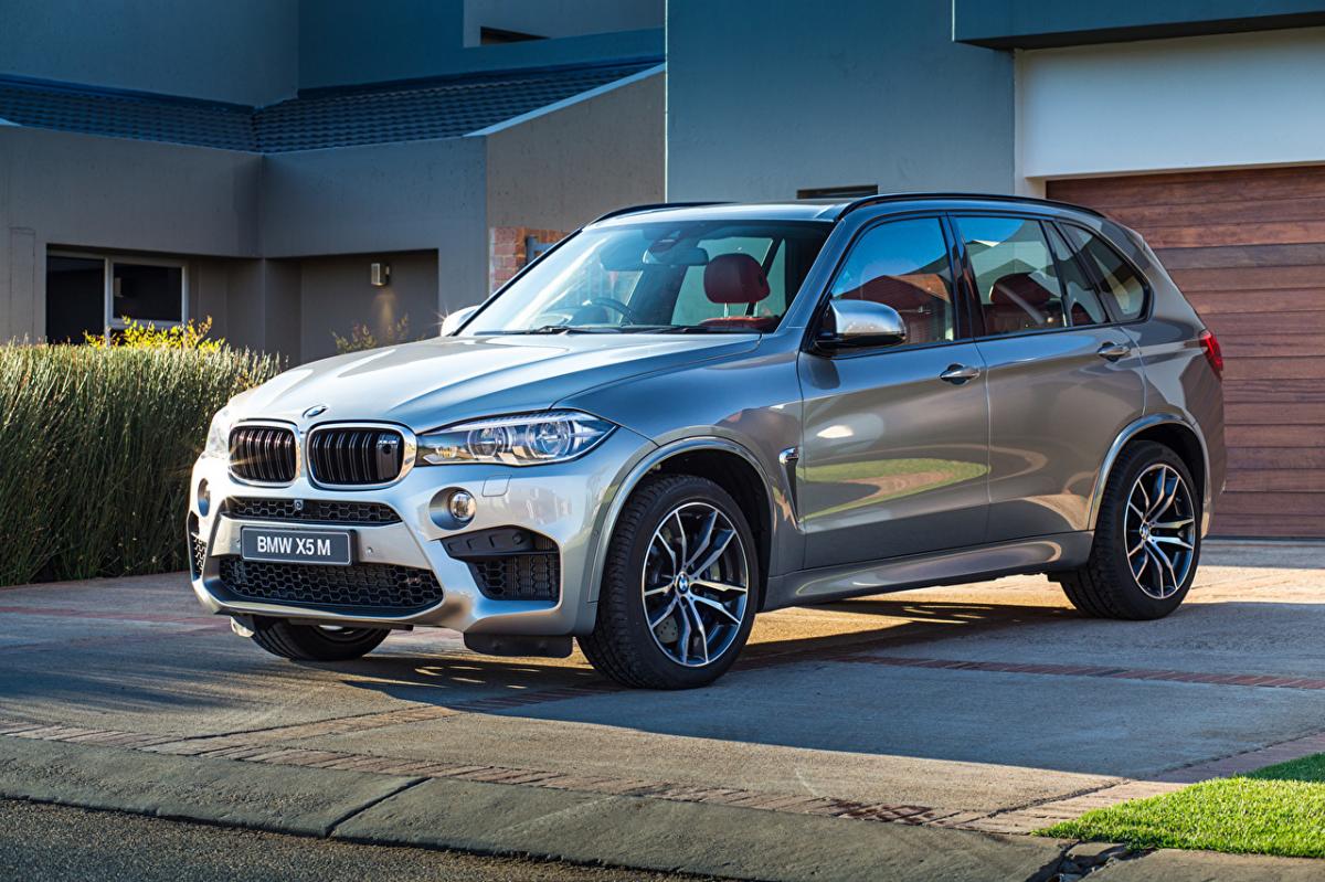 BMW анонсировала дату выхода обновленного кроссовера X5